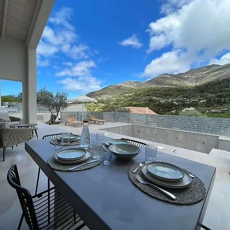 Myrtia I Willa Anomeriá