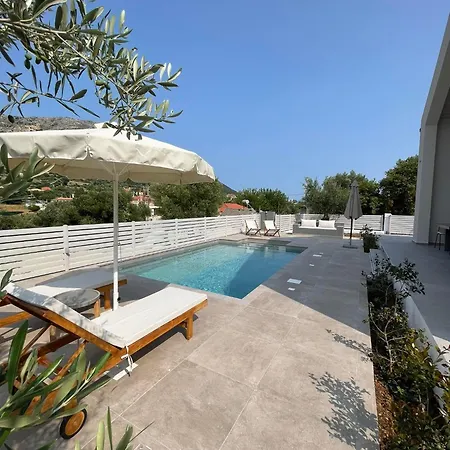 Myrtia I Villa *